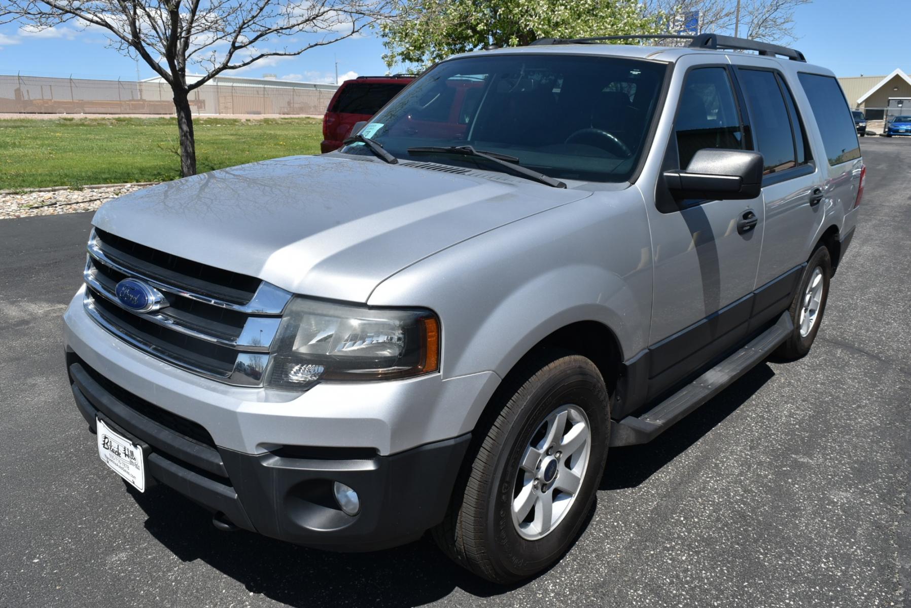 2016 Silver /Black Ford Expedition XL (1FMJU1GT0GE) with an 3.5L Twin Turbo V6 engine, 6-Speed Automatic w/ OD transmission, located at 1600 E Hwy 44, Rapid City, SD, 57703, (605) 716-7878, 44.070232, -103.171410 - Photo #2